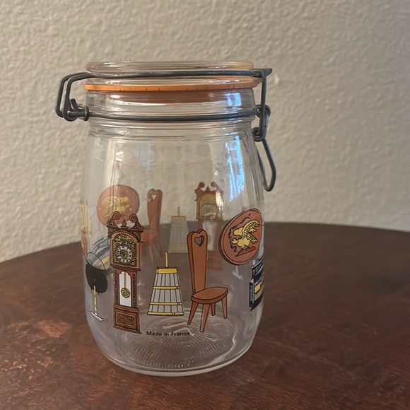 Vintage ARC France Niveau De Remplissage Snap Lock Glass Storage Container - Picture 1 of 5